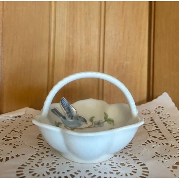 Vintage Hand-Painted Porcelain Floral Basket With Bluebird Design Made in Japan - Picture 1 of 4